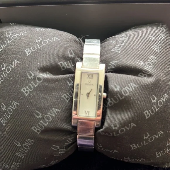 Bulova Women’s Gently Used Watch Bulova Timeless Women main image 2